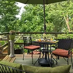 Hartzell House Bed And Breakfast