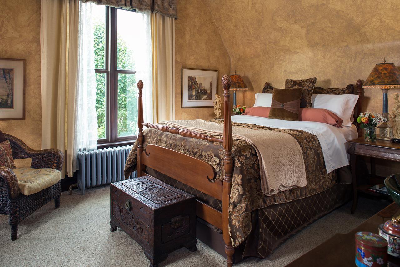 Hartzell House 5*